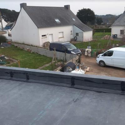 Etanchéité toit plat lestage membrane EPDM par végétalisation Résultat en attente de végétalisation